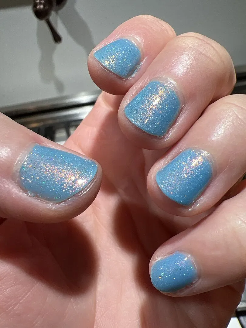 Cirque Colors Tipsy Turvy nagellack jelly blå holographic