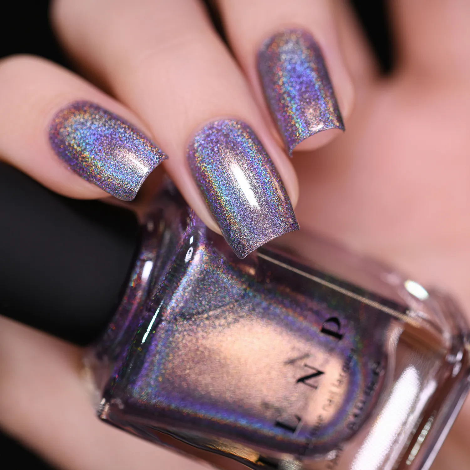 ILNP Fall Into Winter Staying In nagellack lila holo