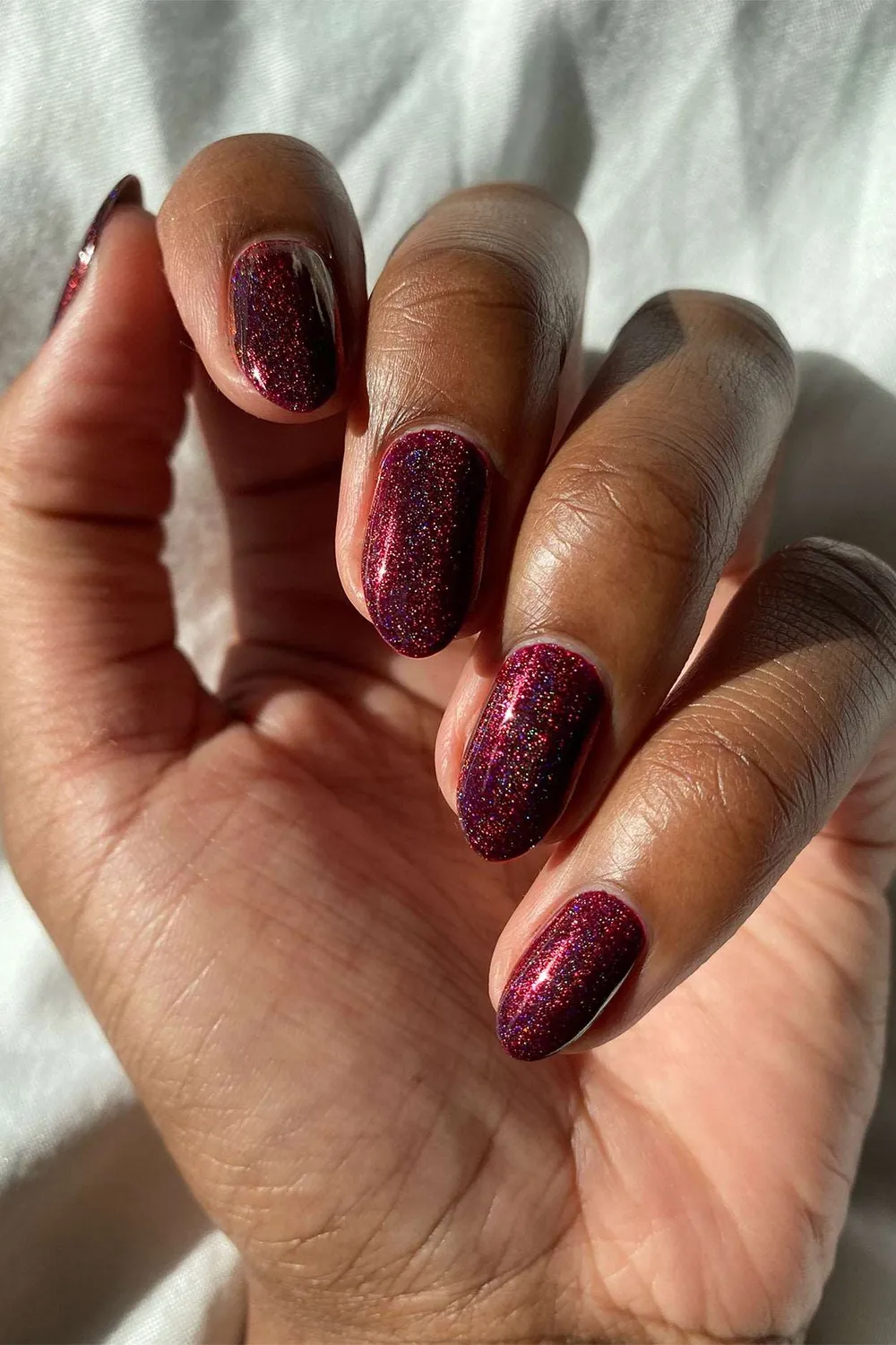 Cirque Colors Ambrosia nagellack holografisk röd