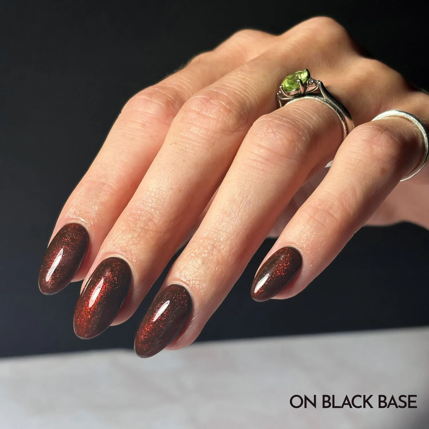 Iz Beauty Pro Colour IZ795 Scorpio magnetgel röd 4g