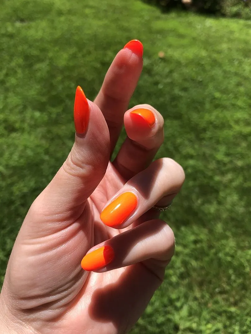 Cirque Colors Superfreak nagellack neonorange kräm