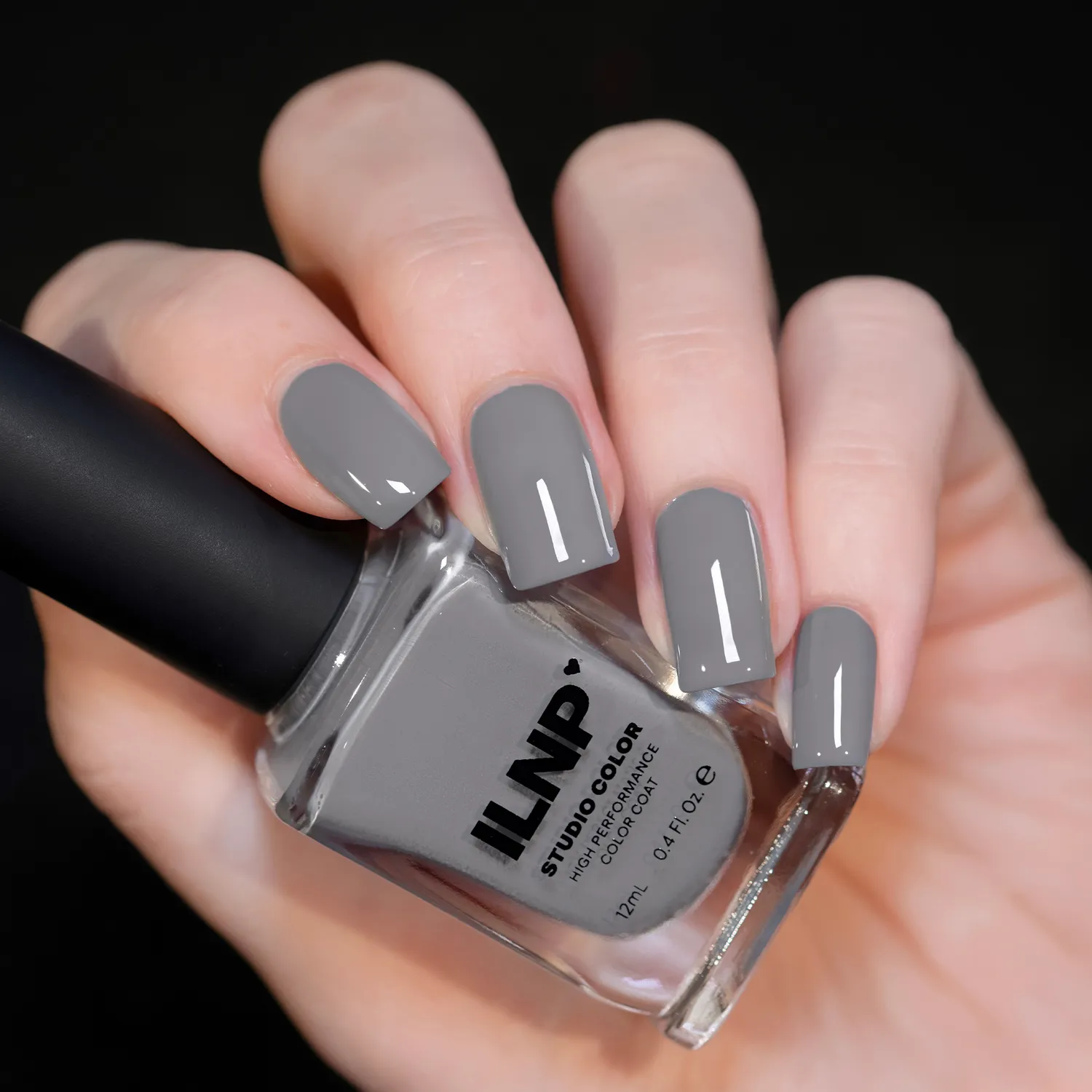 ILNP Cloudy Days nagellack krämig mellangrå