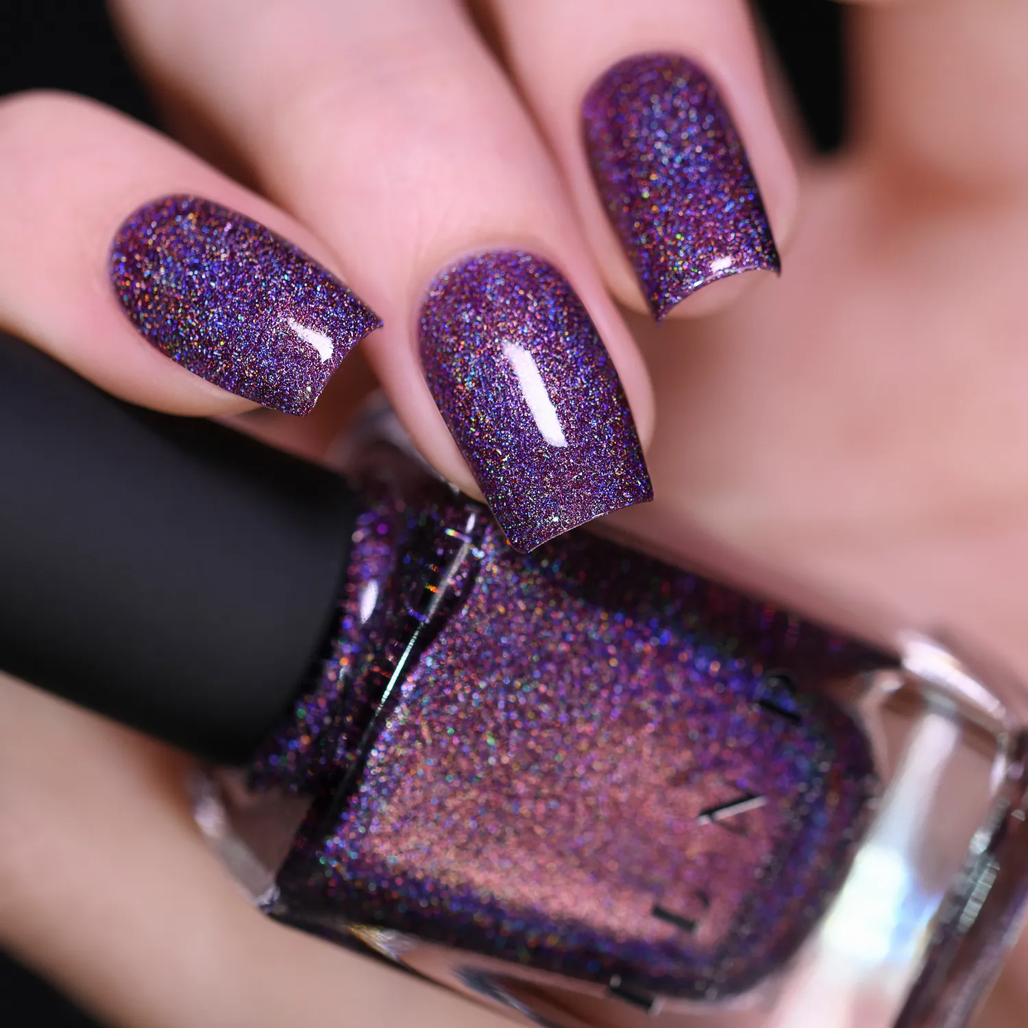 ILNP First Dance nagellack plommon holo