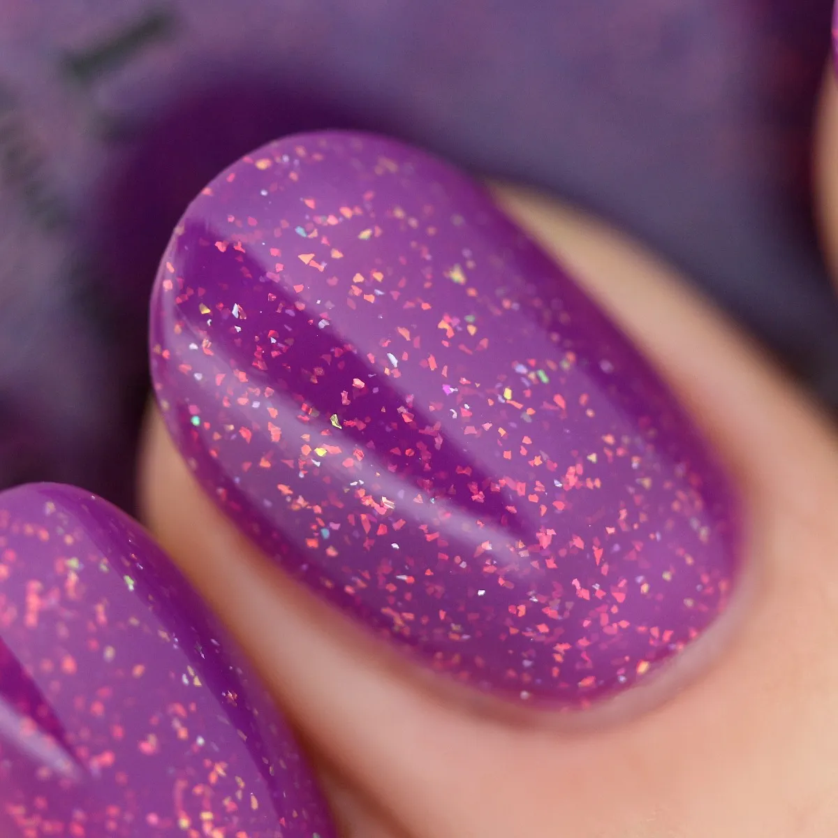 ILNP Paisley nagellack mörkmagenta med röd-guld flakes