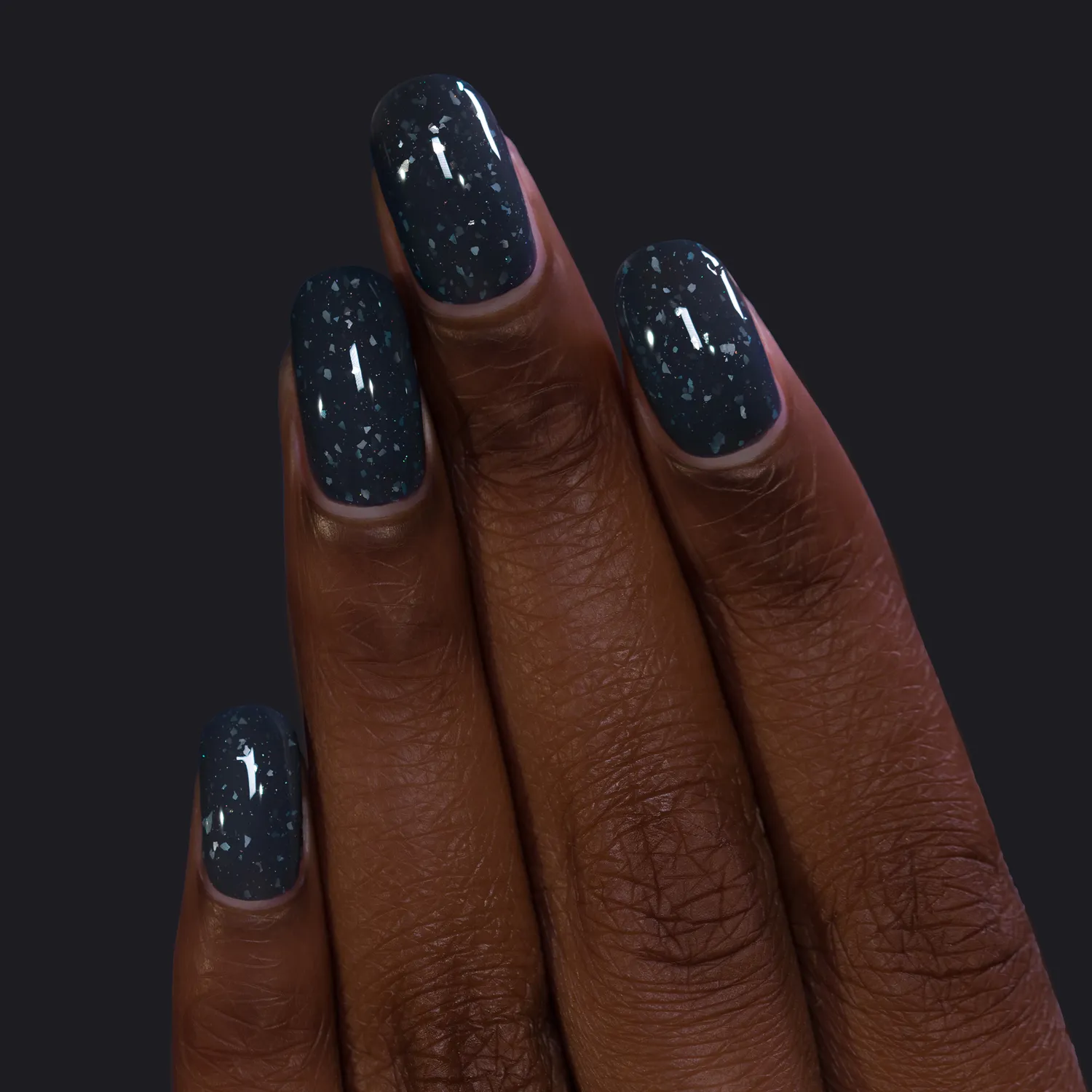 ILNP Overcast Thundercloud nagellack grå flakie shimmer