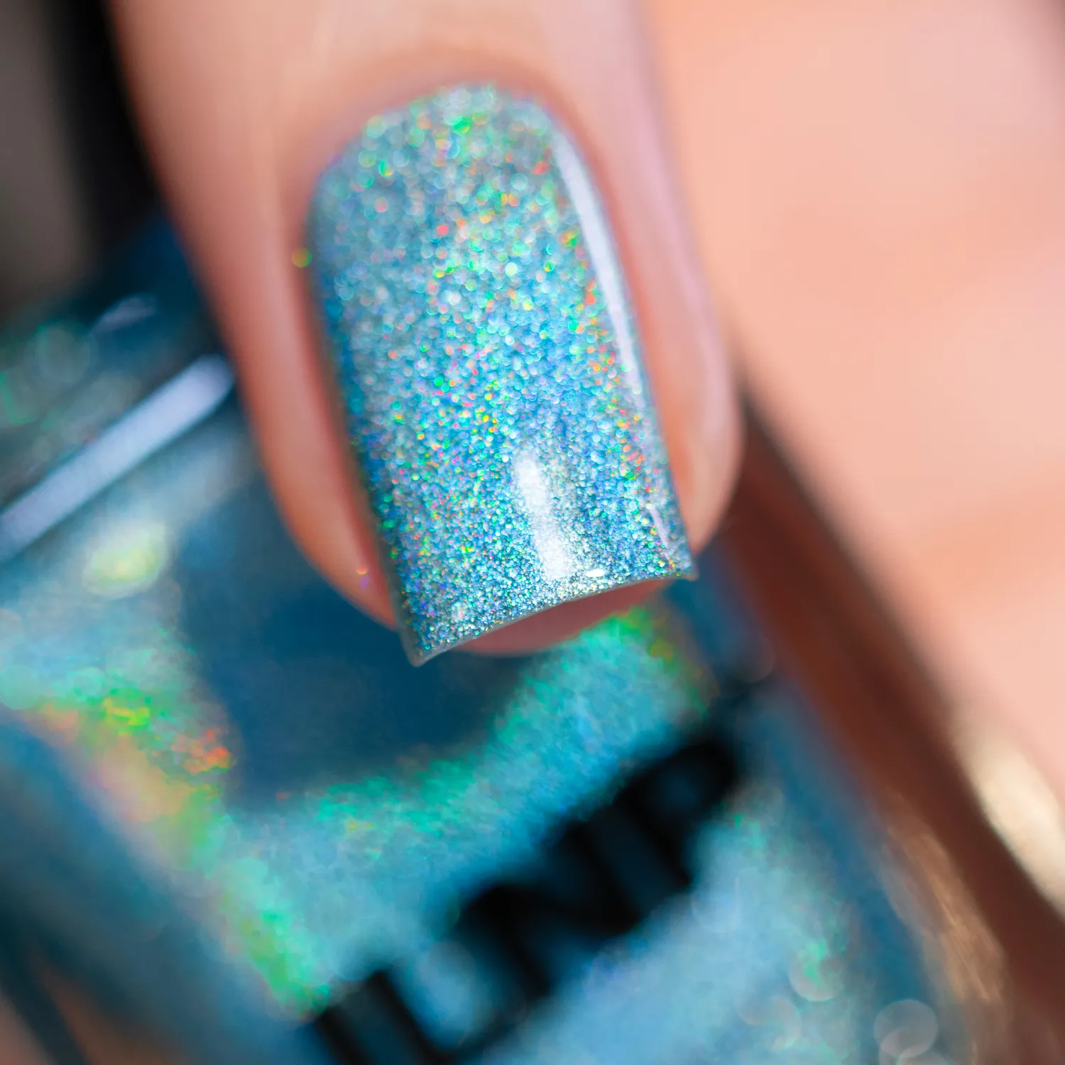 ILNP Aria nagellack holografiskt himmelsblått