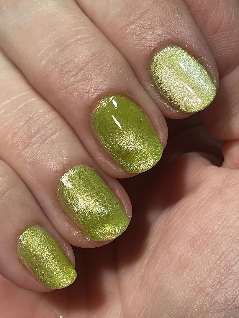 cirque colors maypole magnetlack chartreuse silver