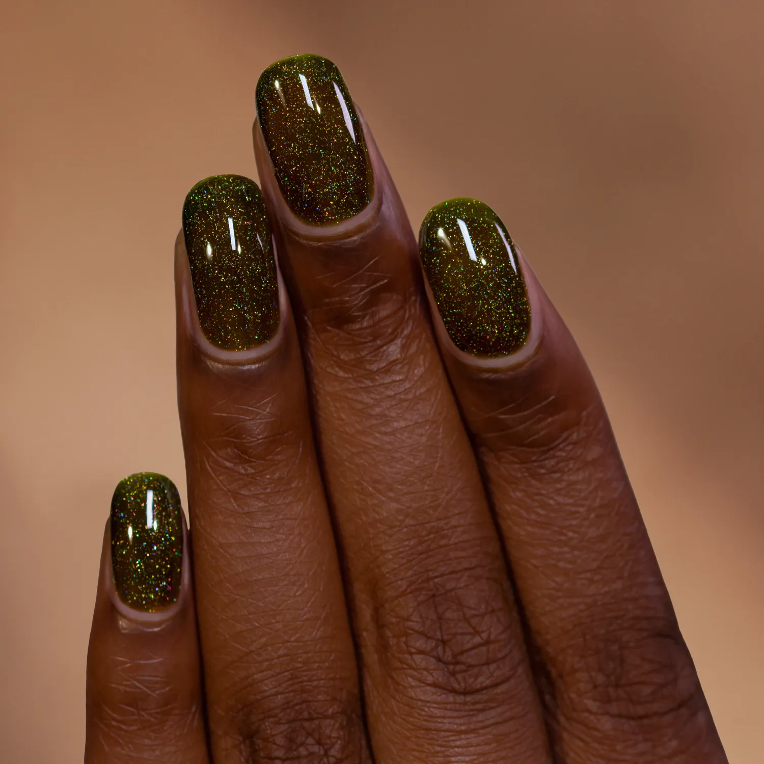 ILNP Vineyard Countryside nagellack olivgrön holografisk