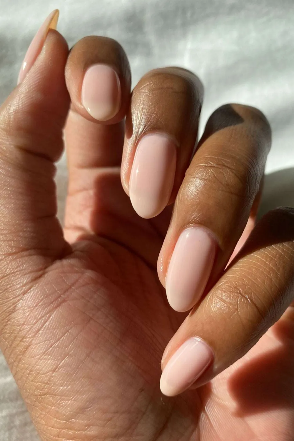 Cirque Colors Chiffon nagellack ljusrosa sheer