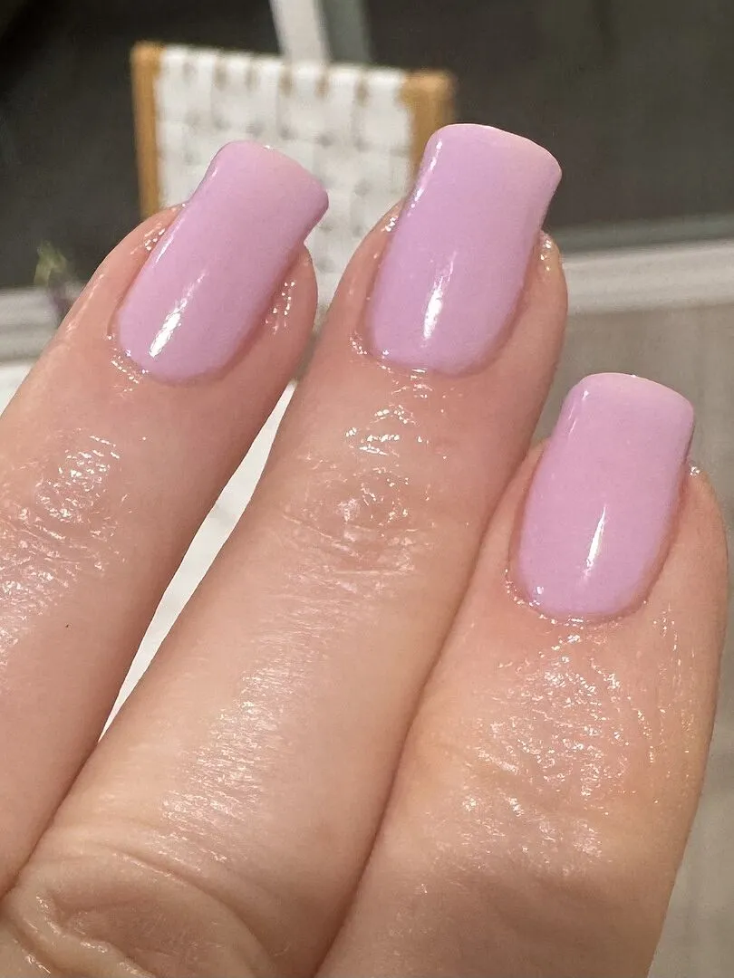 Cirque Smitten nagellack ljuslila crelly