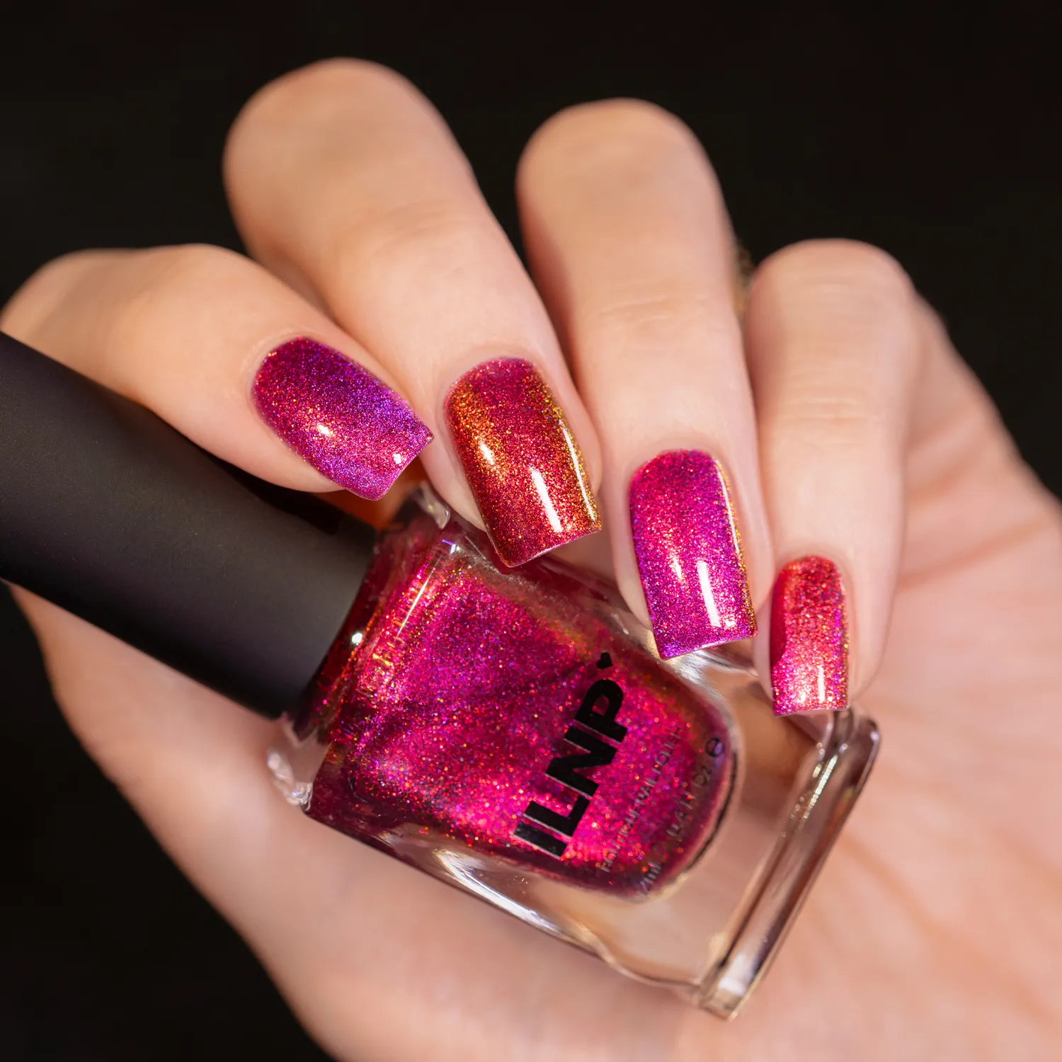 ILNP Illusions Misfit nagellack magenta magnetiskt
