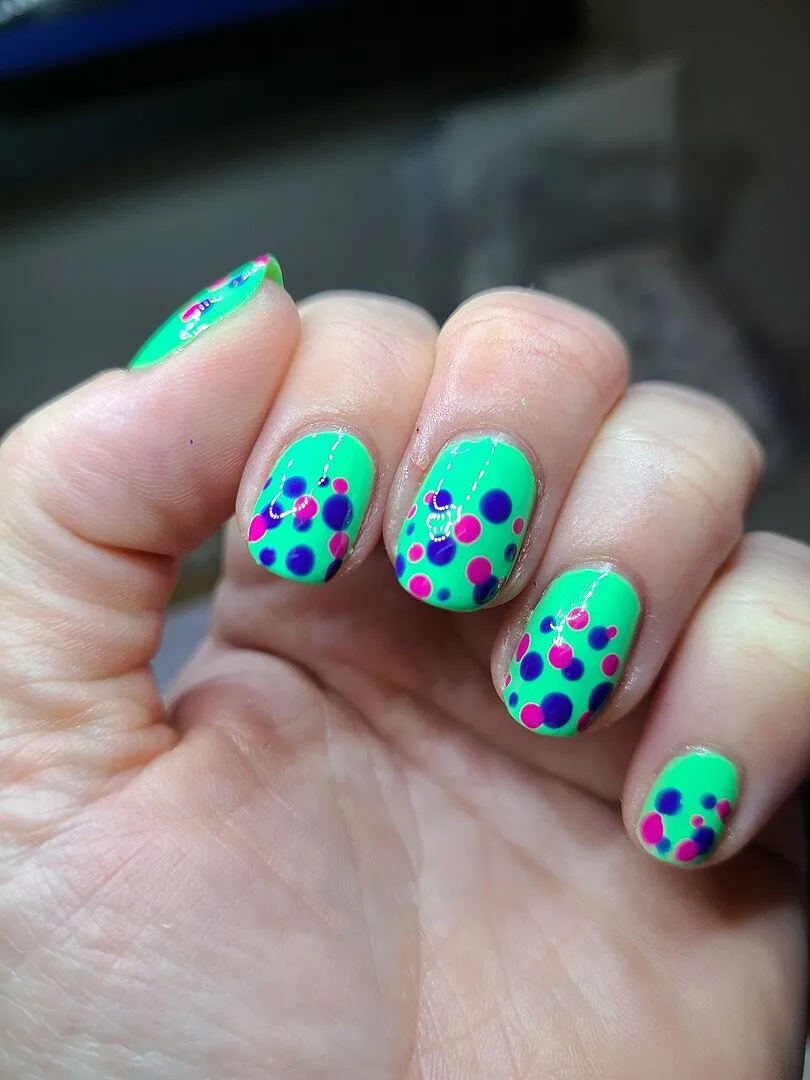 Cirque Colors Thirsty nagellack neongrön mint