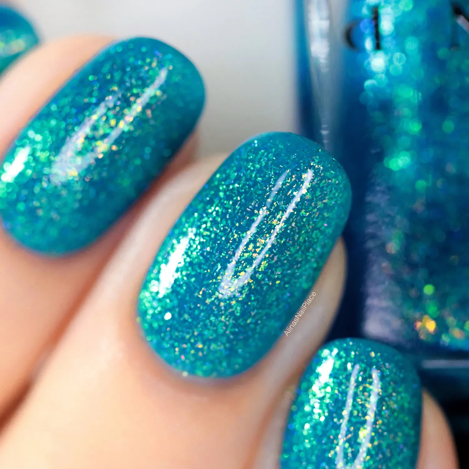 ILNP Blue Lagoon nagellack turkost holografiskt jelly