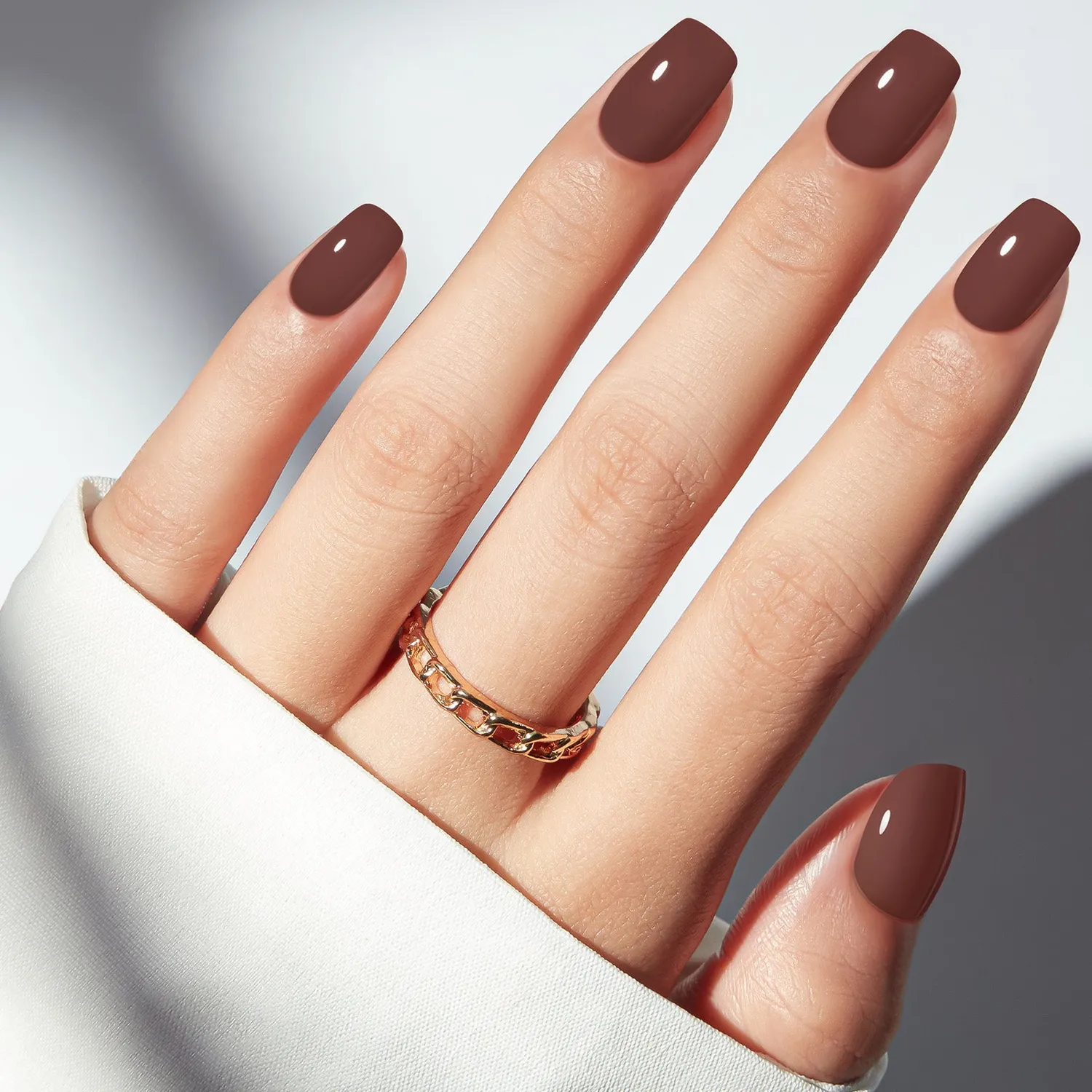 Modelones Cherry Mocha lösnaglar rödbrun