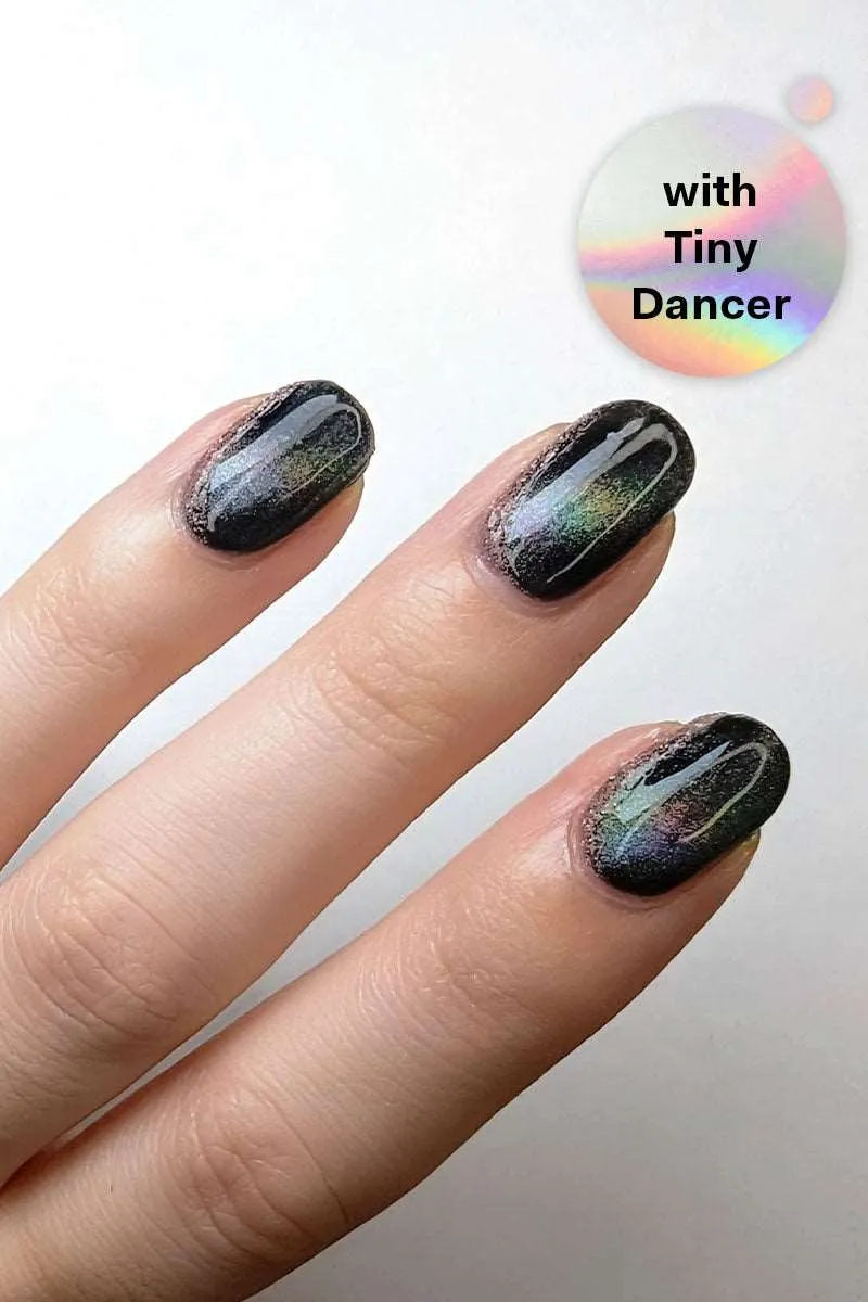 Cirque Colors Black Swan nagellack magnetisk svart
