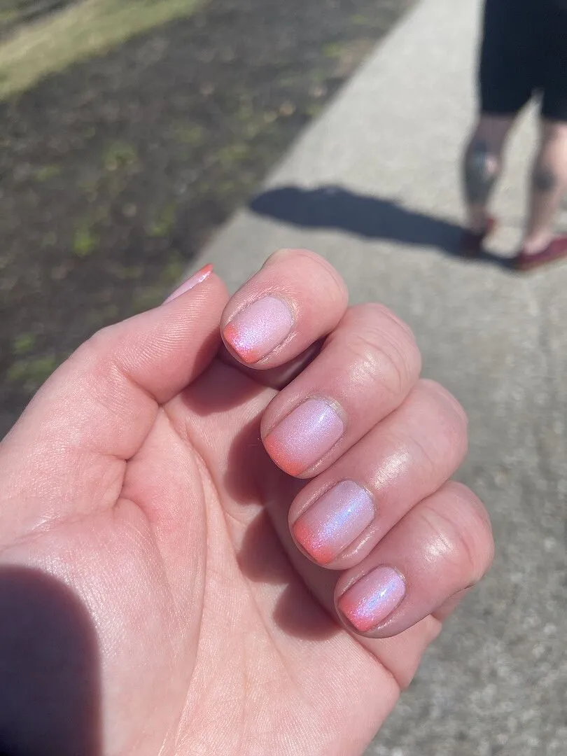 Cirque Colors Amour Propre nagellack thermal korallrosa