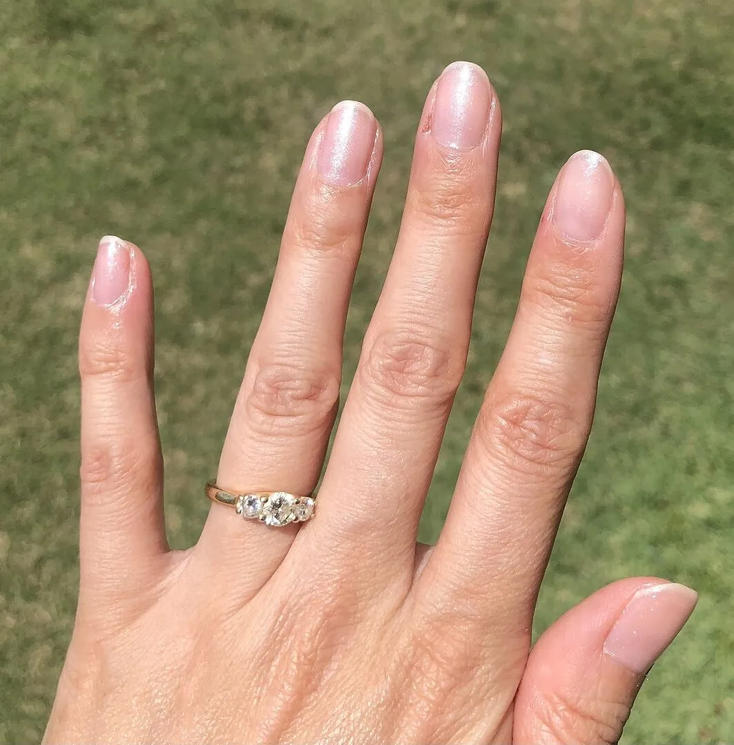 Cirque Colors Cast a Spell nagellack thermal holo