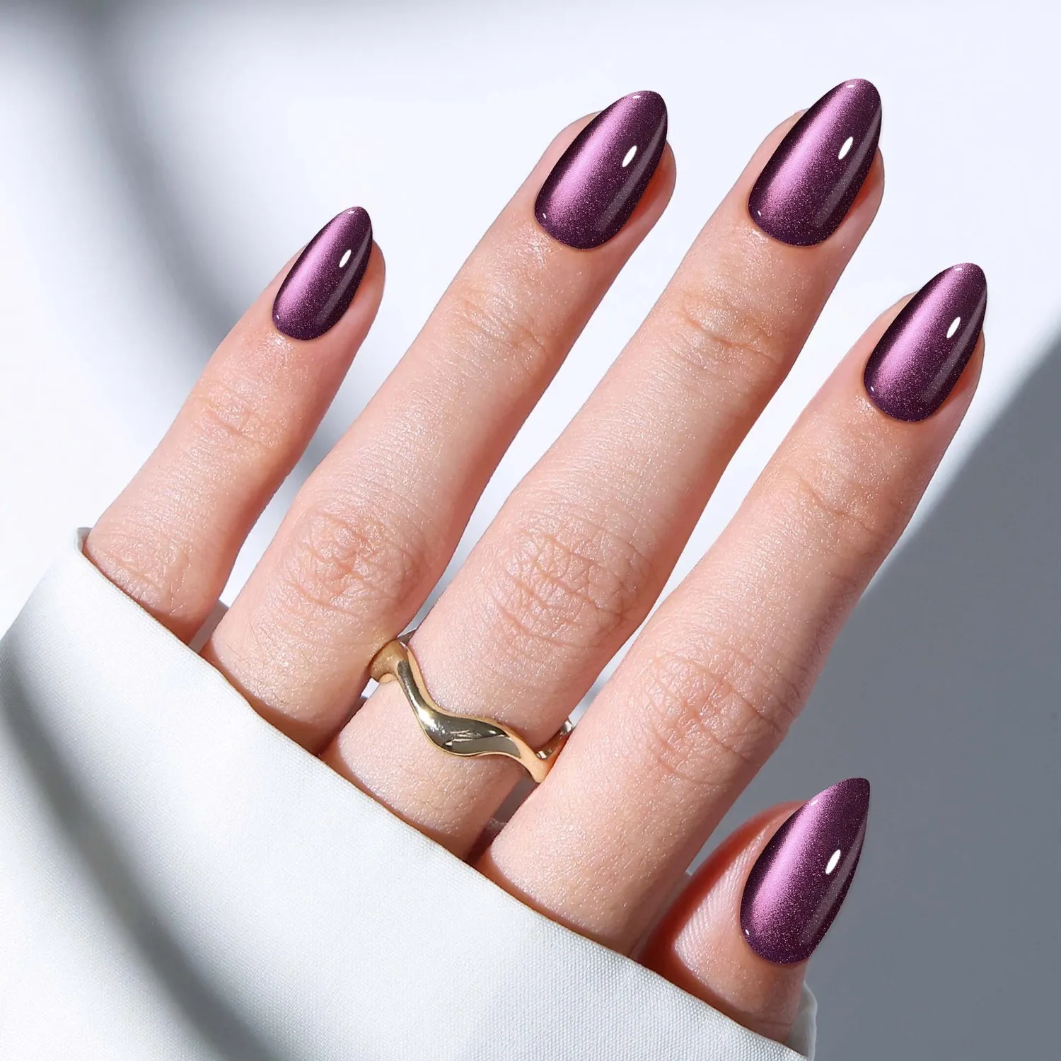 Modelones Amethyst Glow lösnaglar lila cat eye