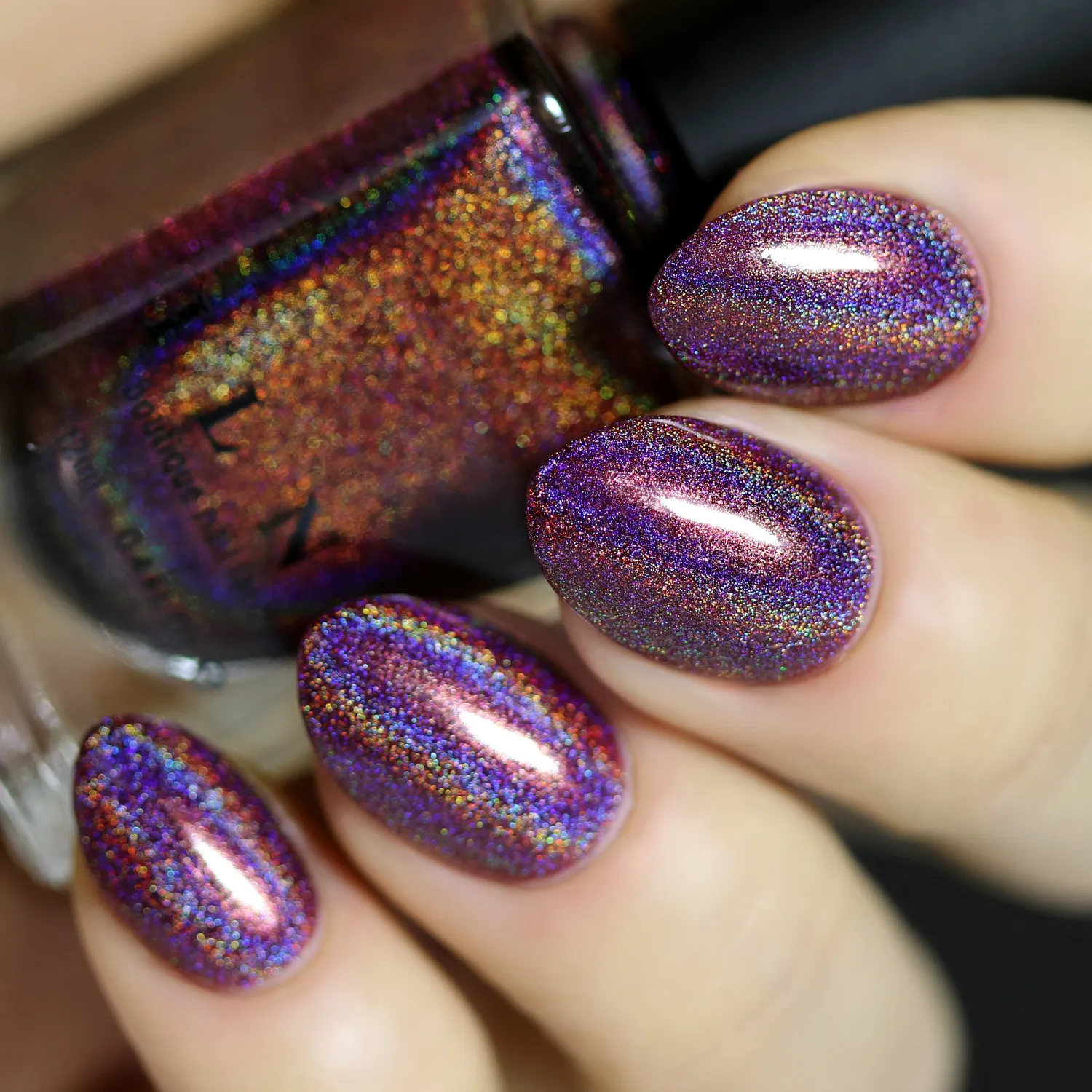 ILNP Love Language nagellack cabernet Ultra Holo