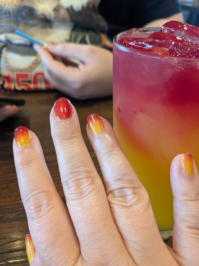 Cirque Colors Tequila Sunrise nagellack termisk matt