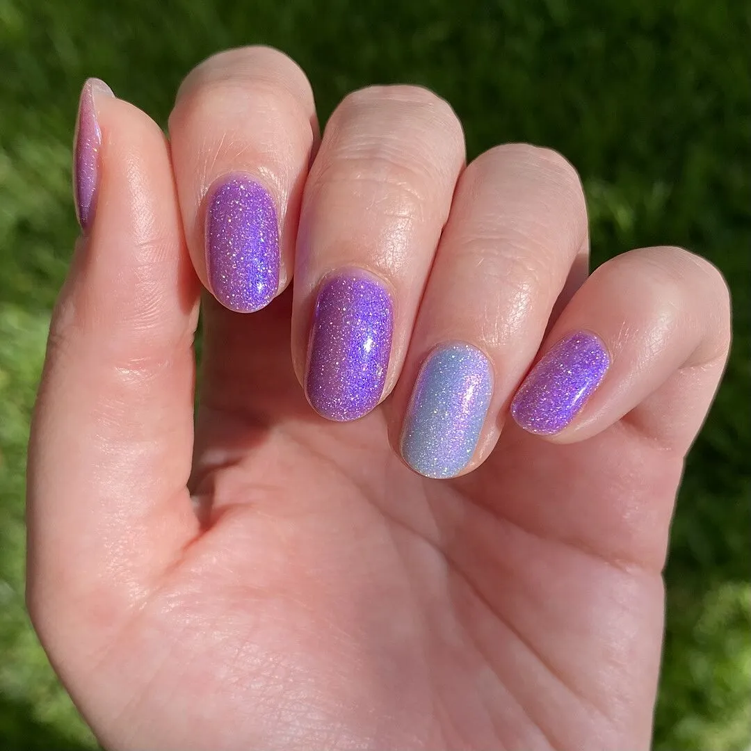 Cirque Colors Jammin Out shimmer nagellack druvlila holografisk