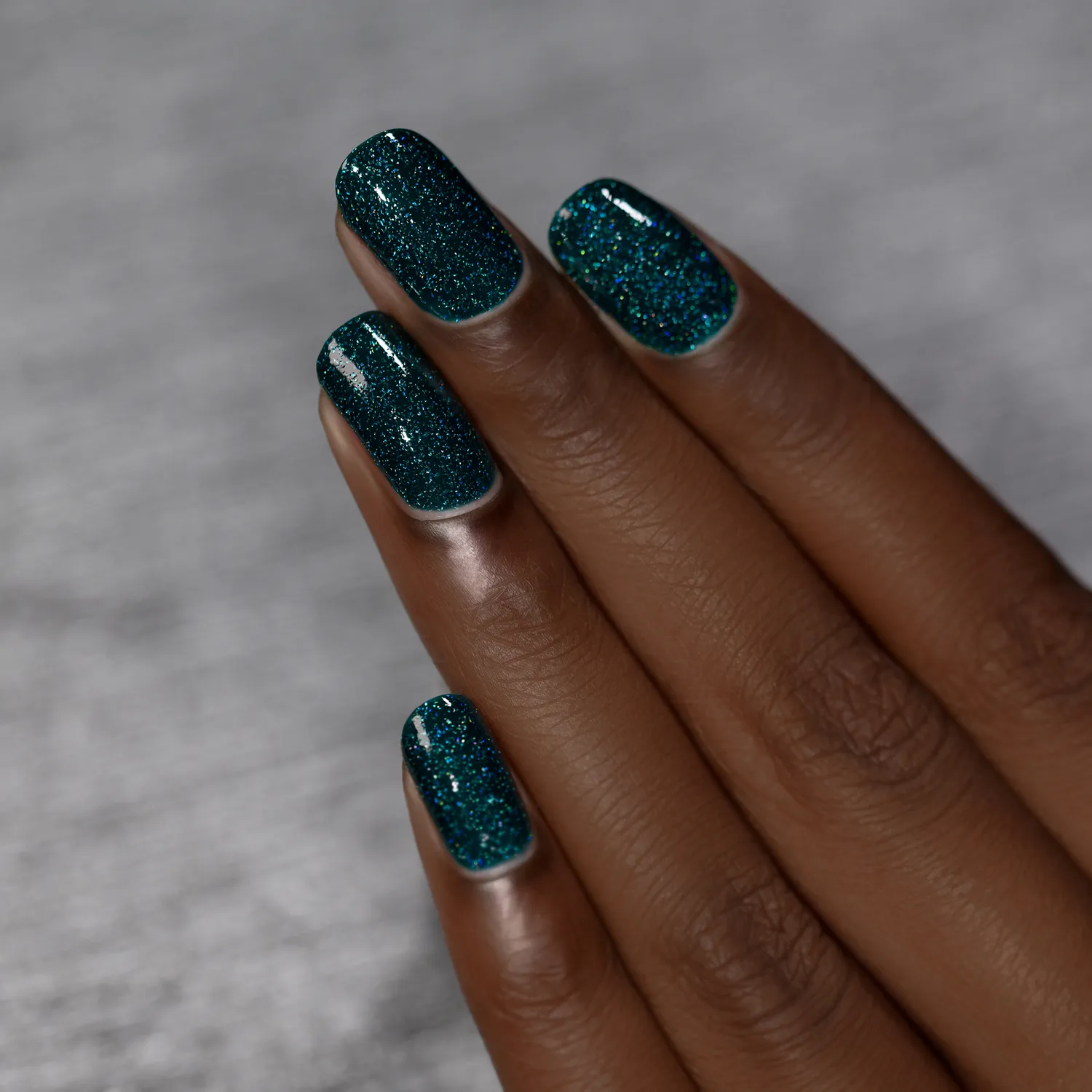 ILNP Cheers nagellack mörkgrönt holografiskt