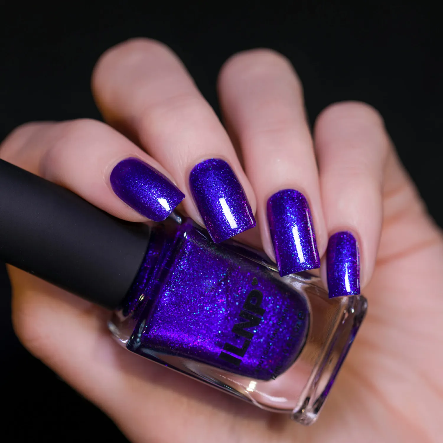 ILNP NYE Last Call nagellack blått skimmer