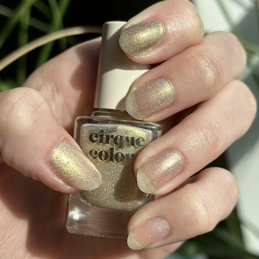 Cirque Colors Radiant Realm nagellack guld holographic
