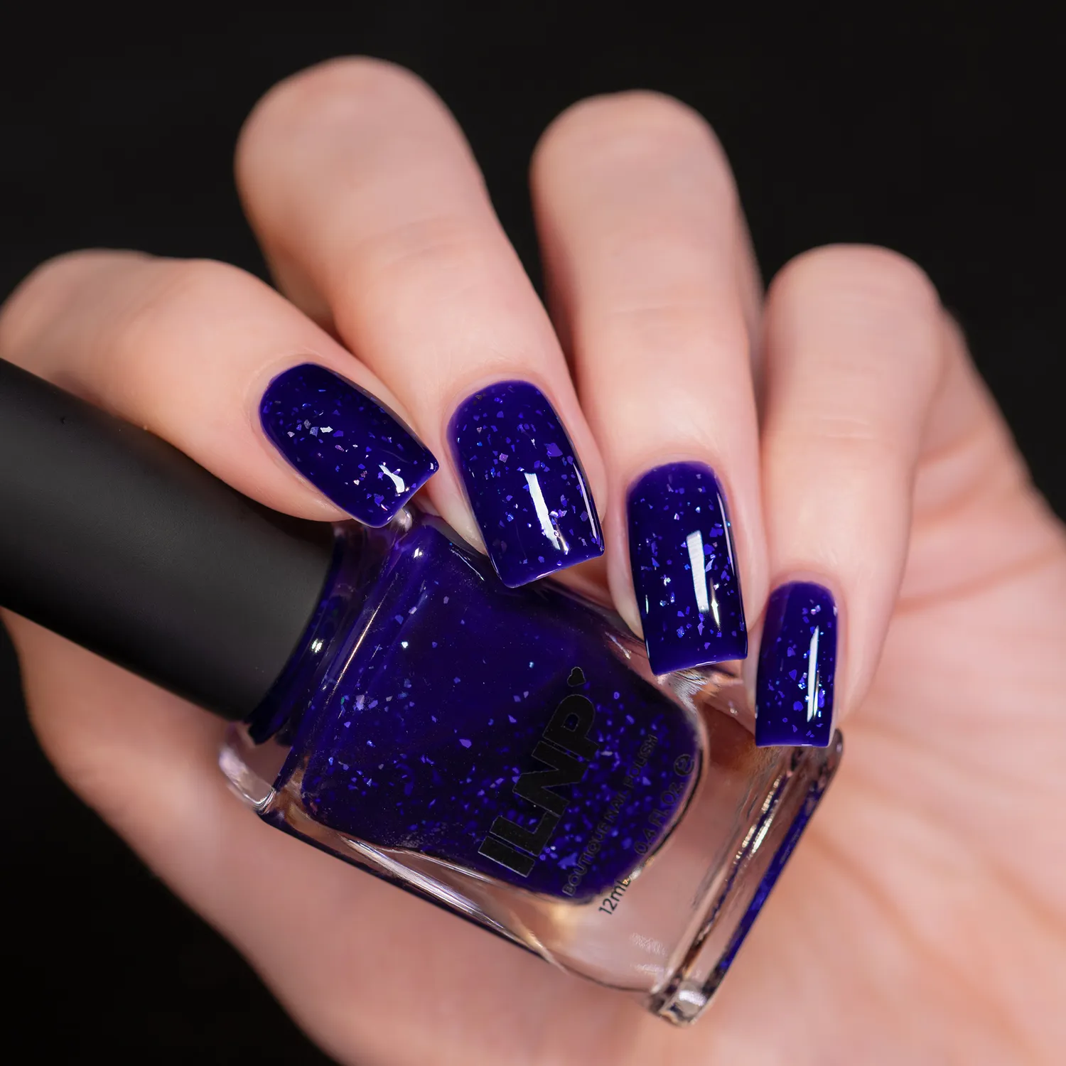 ILNP Opening Night Headliner nagellack indigoblått skimmer
