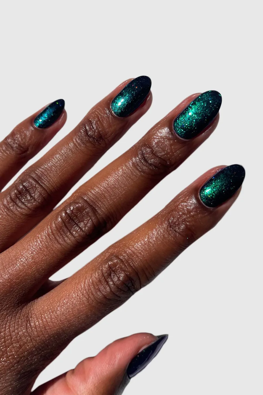Cirque Colors Night Fever nagellack lila skimmer