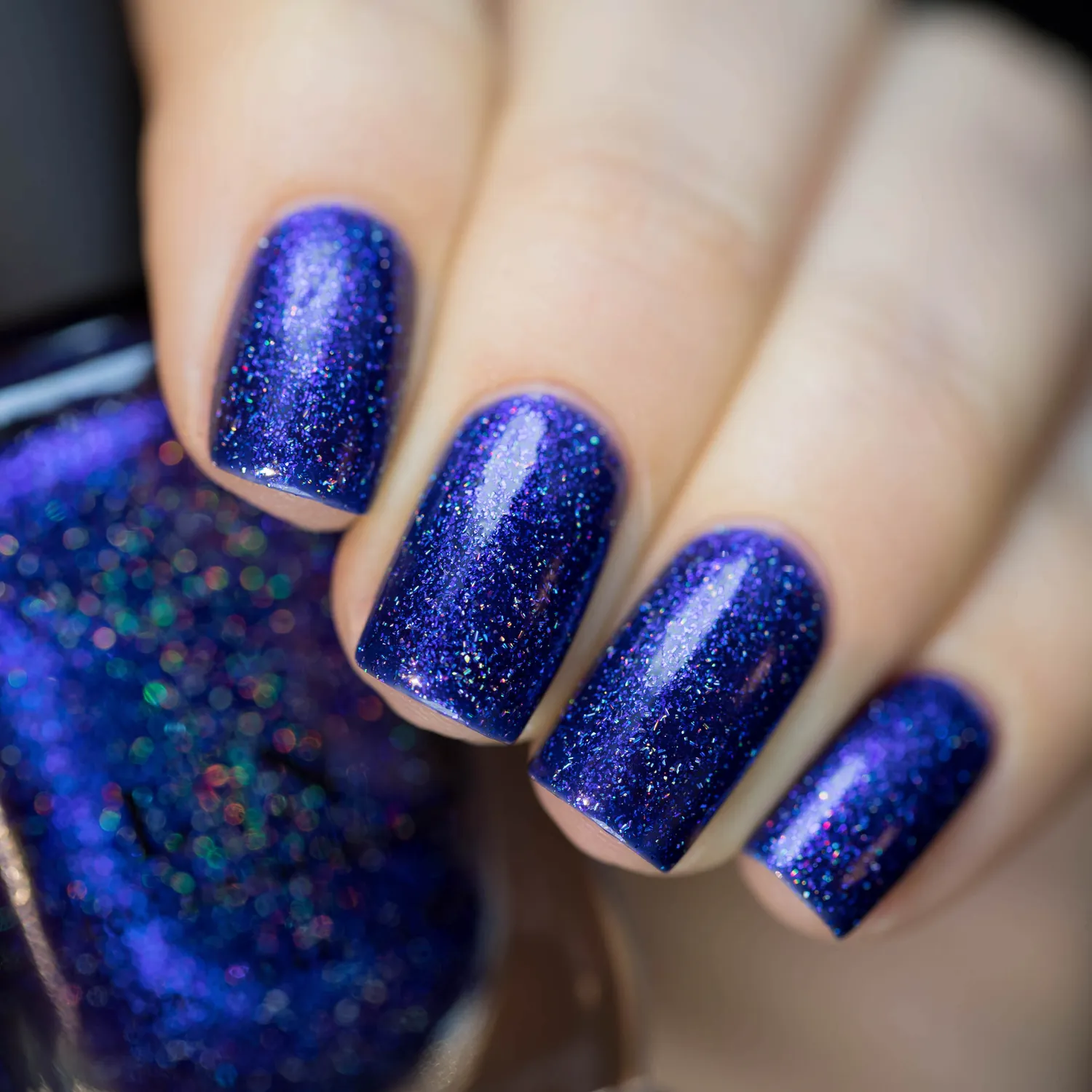 ILNP Downpour nagellack indigoblå holografisk