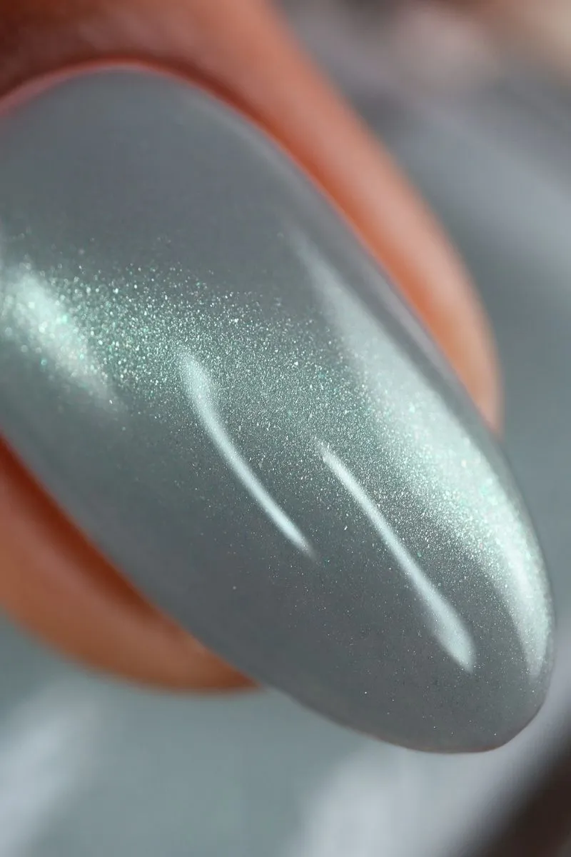 Cirque Colors Phantasm magnetlack ljus seafoam
