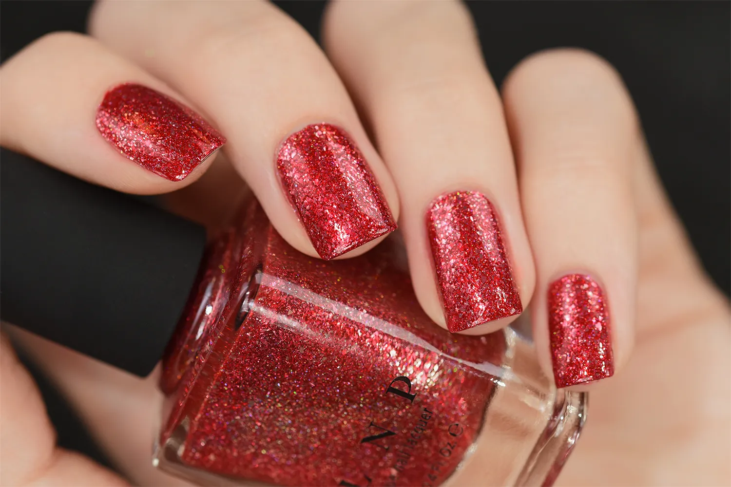 ILNP Cherry Luxe nagellack röd metallic
