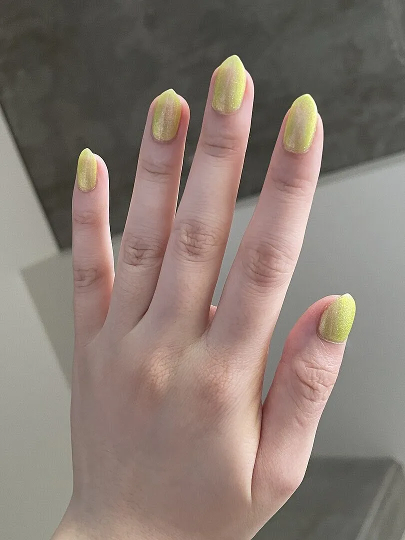 Cirque Colors You Tart nagellack holografisk syrgrön