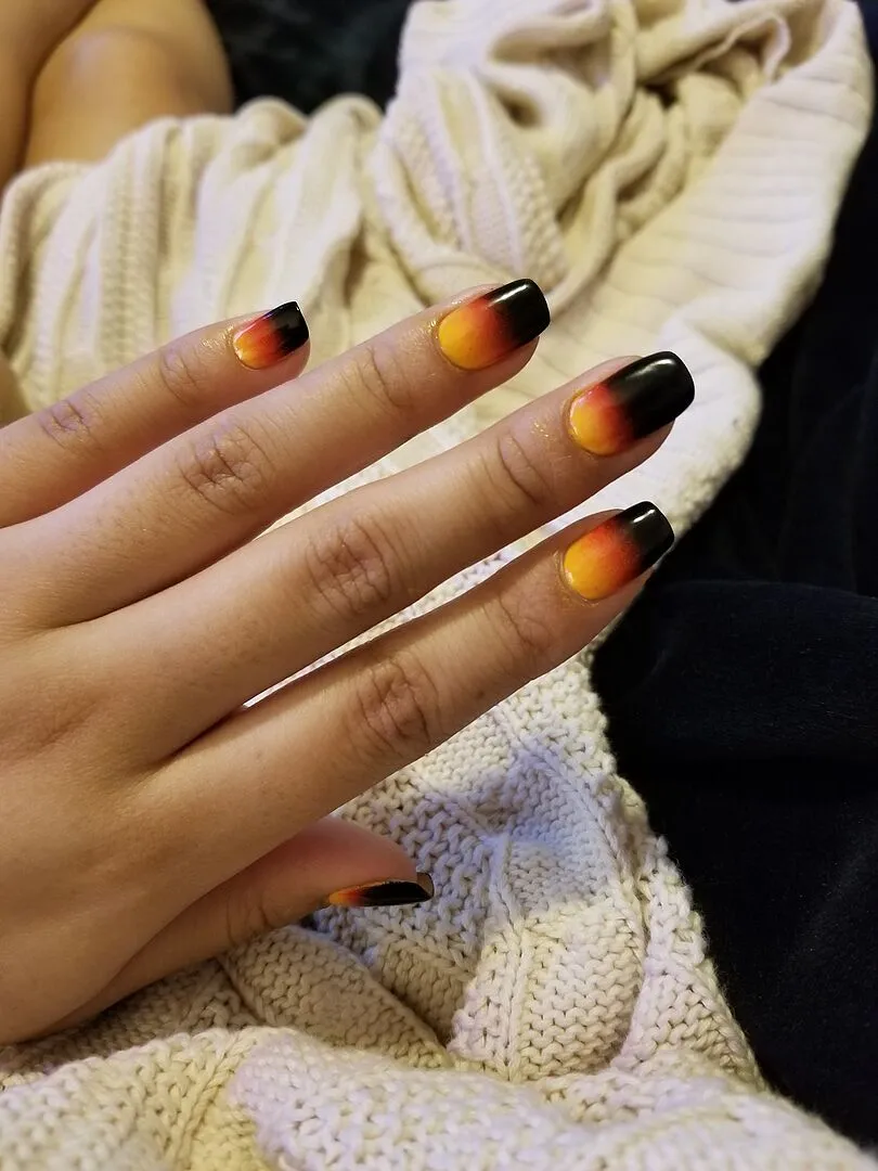 Cirque Colors Toadstool nagellack eldröd crème