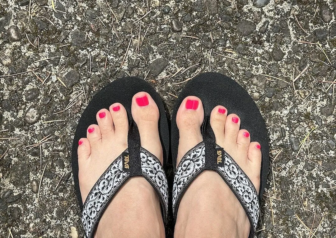 Cirque Colors Retail Therapy nagellack neonrosa satin