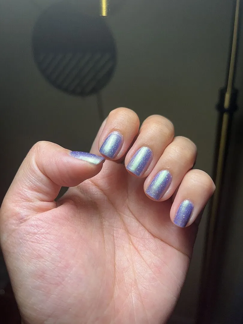 Cirque Colors Pixie Holo nagellack holografisk blåviolett