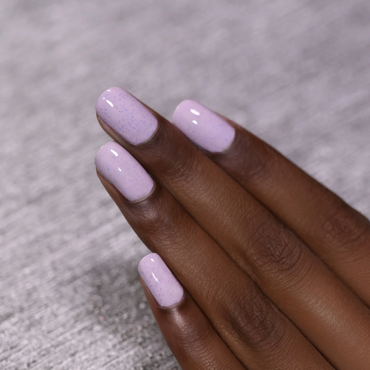 ILNP Hatched Heather nagellack ljuslila prickig