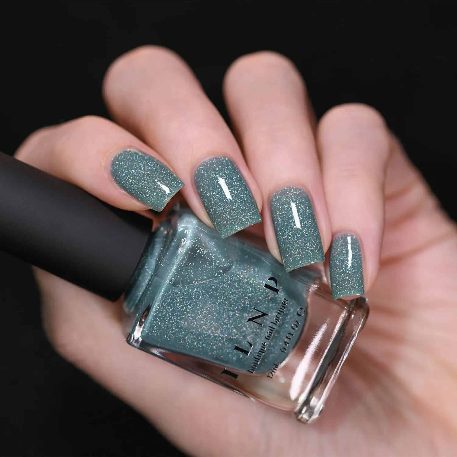 ILNP Aspen nagellack dämpad turkos krämig holo