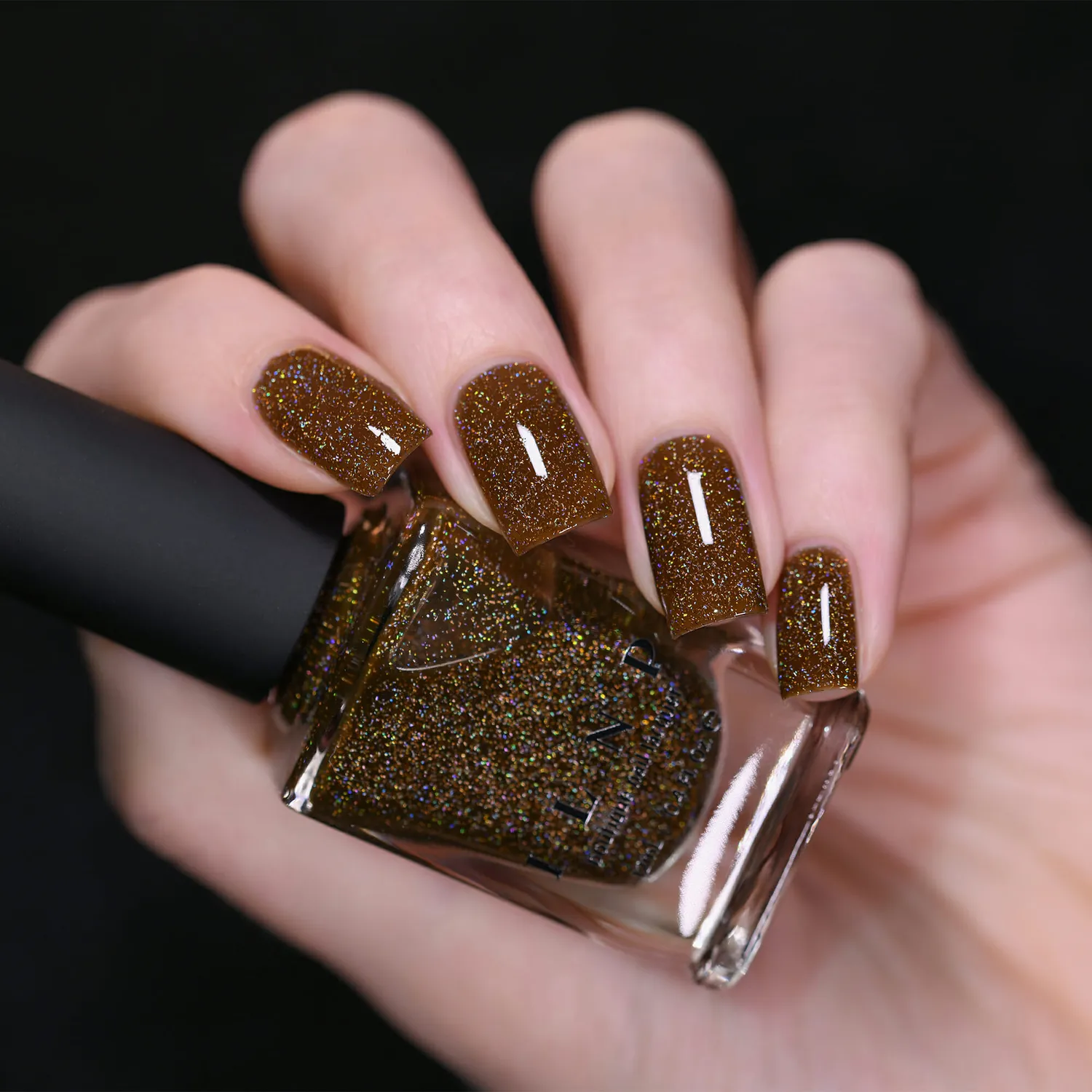 ILNP Winter Resort Timber nagellack varmbrun holografisk