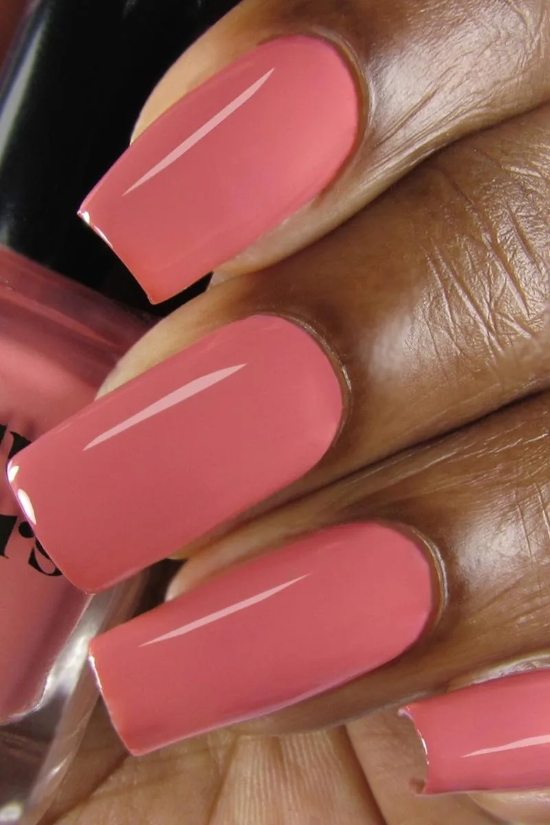 Cirque Colors Spotted in SoHo nagellack korallrosa kräm