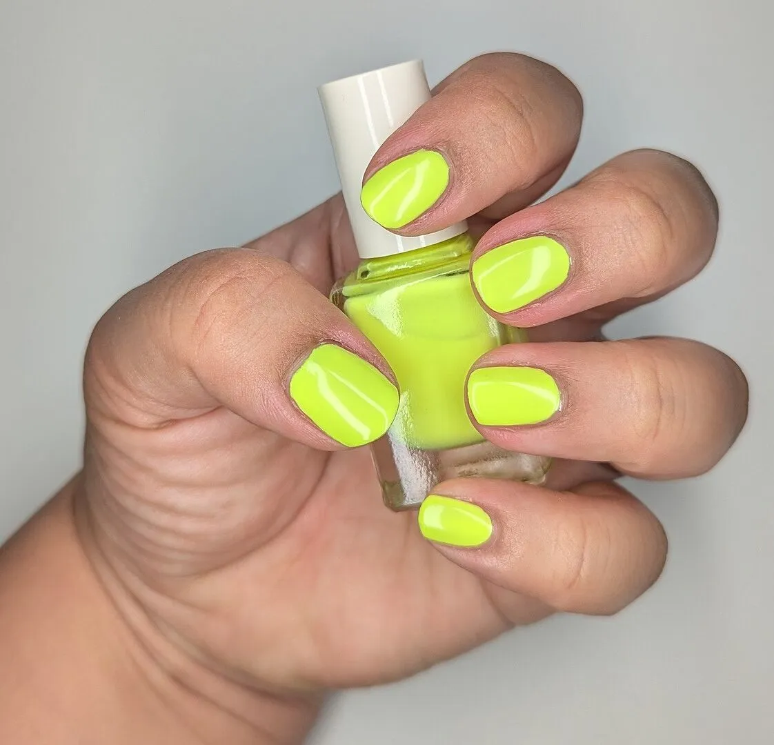 Cirque Colors Vice Suninn nagellack gul neon