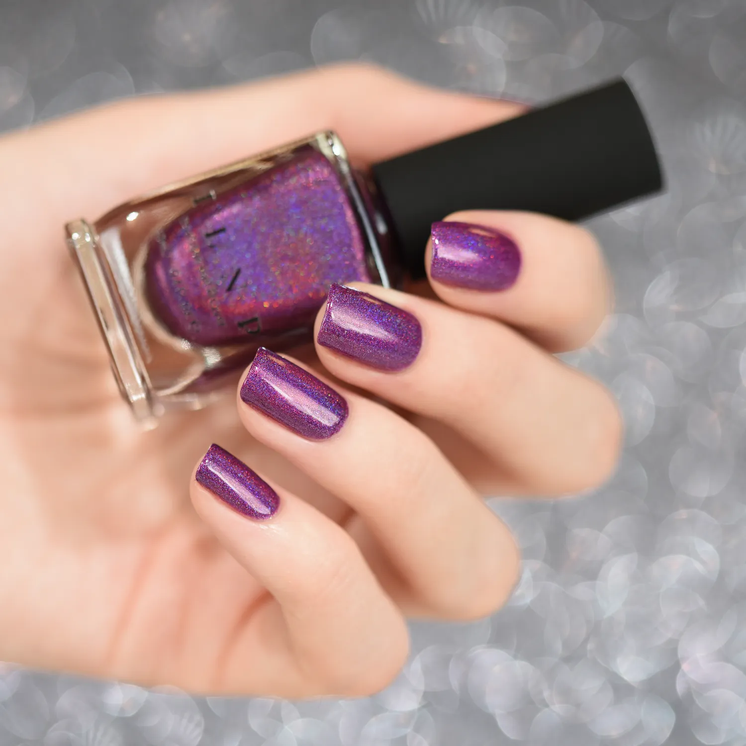 ILNP Kings & Queens nagellack bordeaux ultra holo