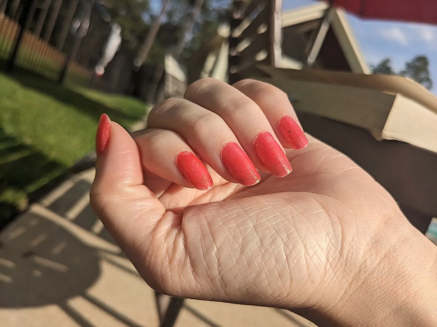 Cirque Colors Tutti Frutti nagellack röd jelly