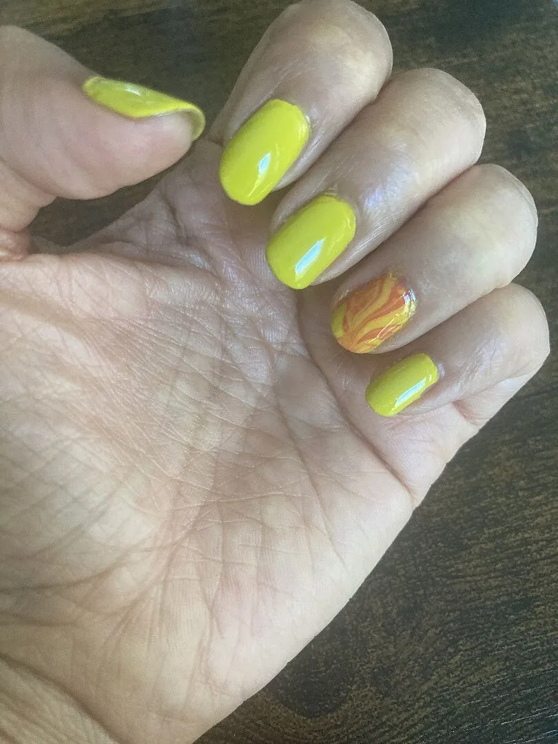 Cirque Colors Hustle nagellack chartreuse kräm