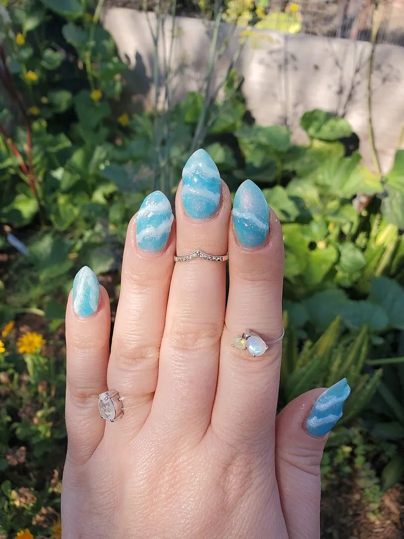 Cirque Colors Lagoon Jelly nagellack ljusblå transparent