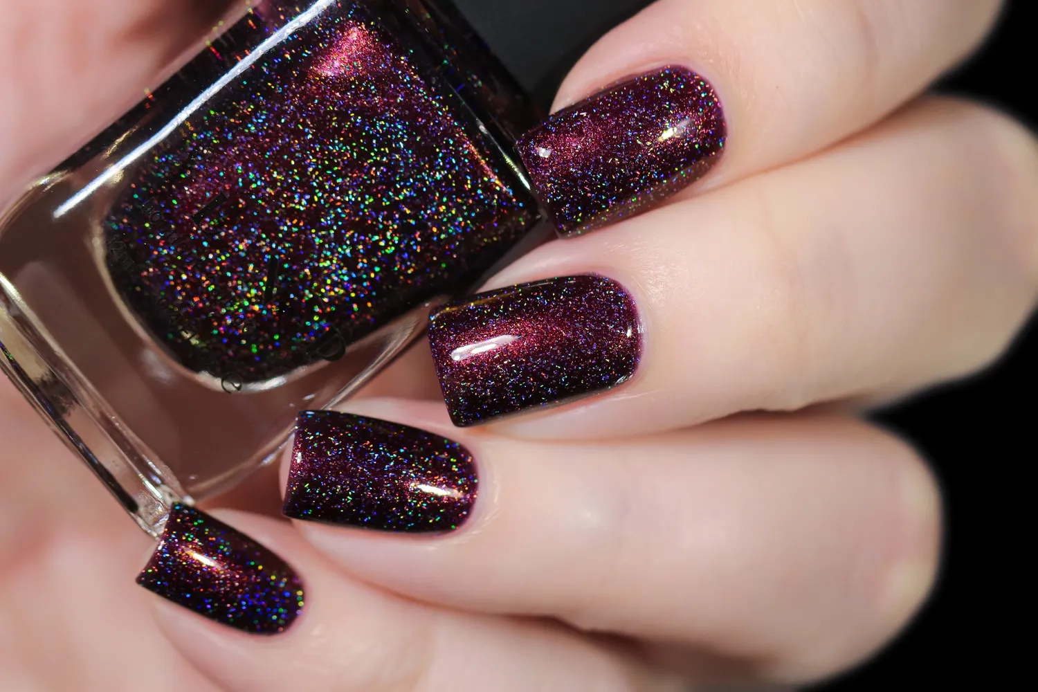 ILNP Bardot nagellack mahognyröd holografisk