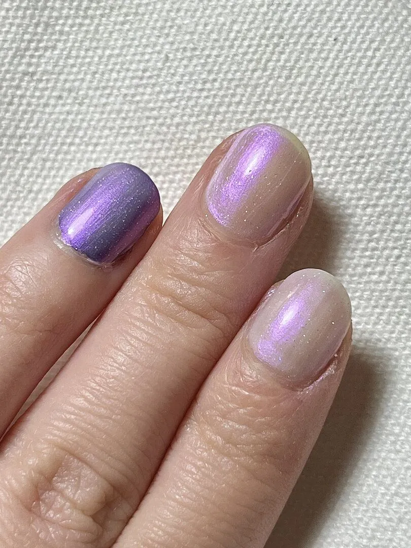 Cirque Colors Siren pärllack vit-lila hologlitter
