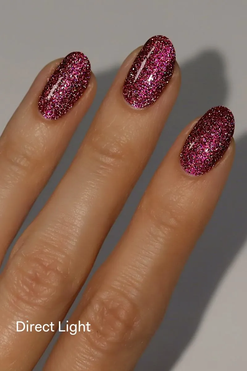 Cirque Colors La Rougeanne nagellack mörkrött shimmer