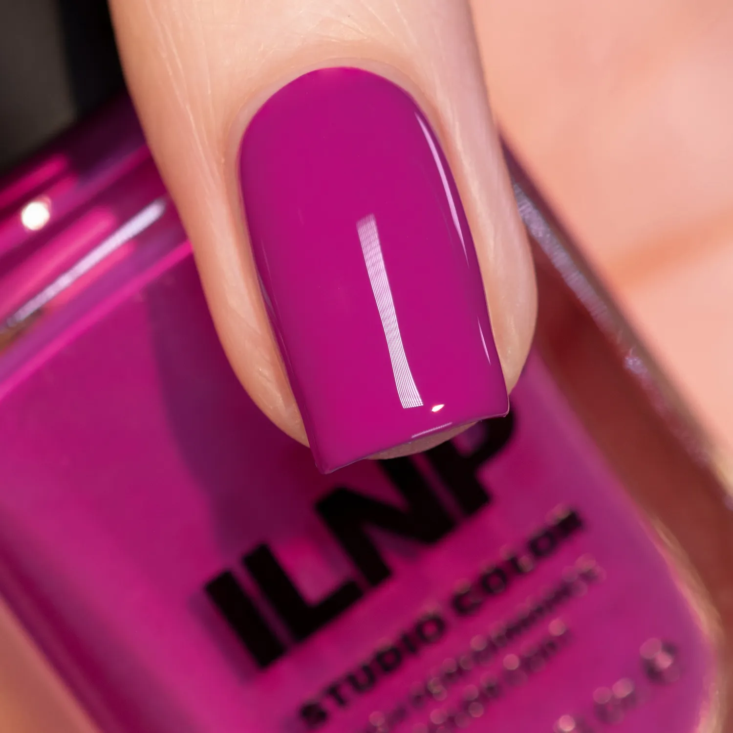 ILNP Throwback As If nagellack krämig magenta